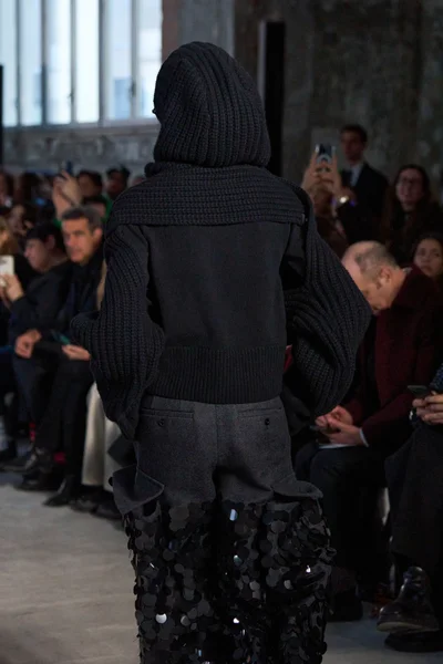Look 14
